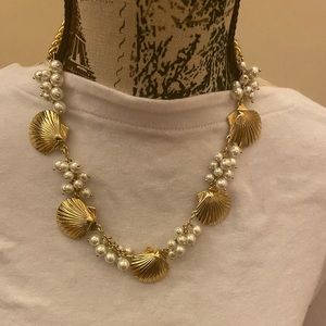 SeaShell in gold color metal and acrylic pearls ,